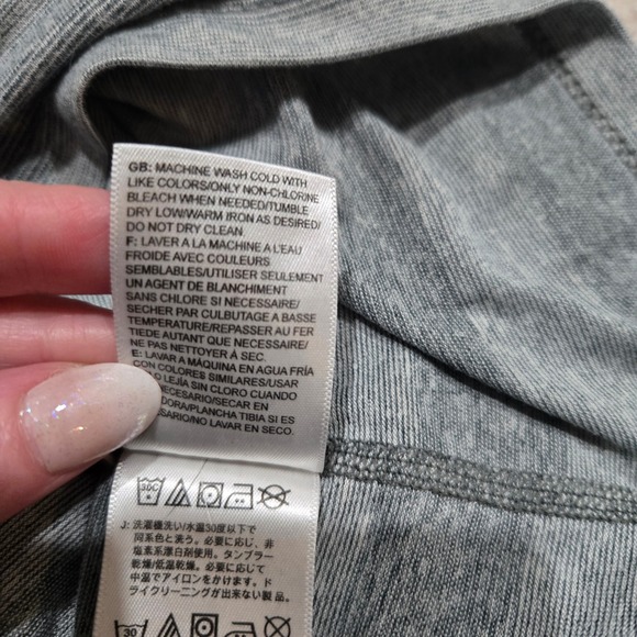 The North Face FlashDry Athletic Top Small Gray Black Running Tee - Picture 7 of 12